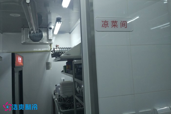 图为合江天立学校大门实拍